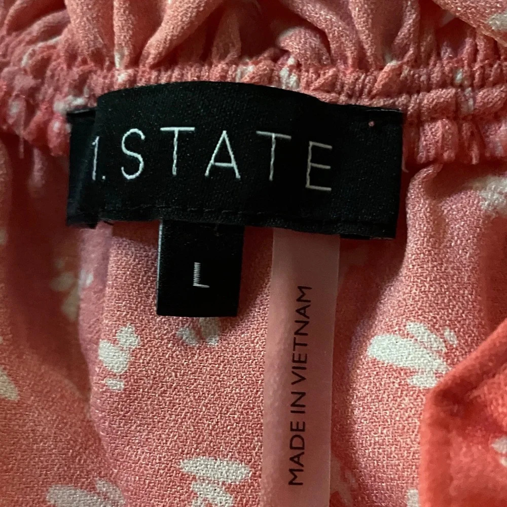1. State Coral Patterned Top - Picture 3 of 3
